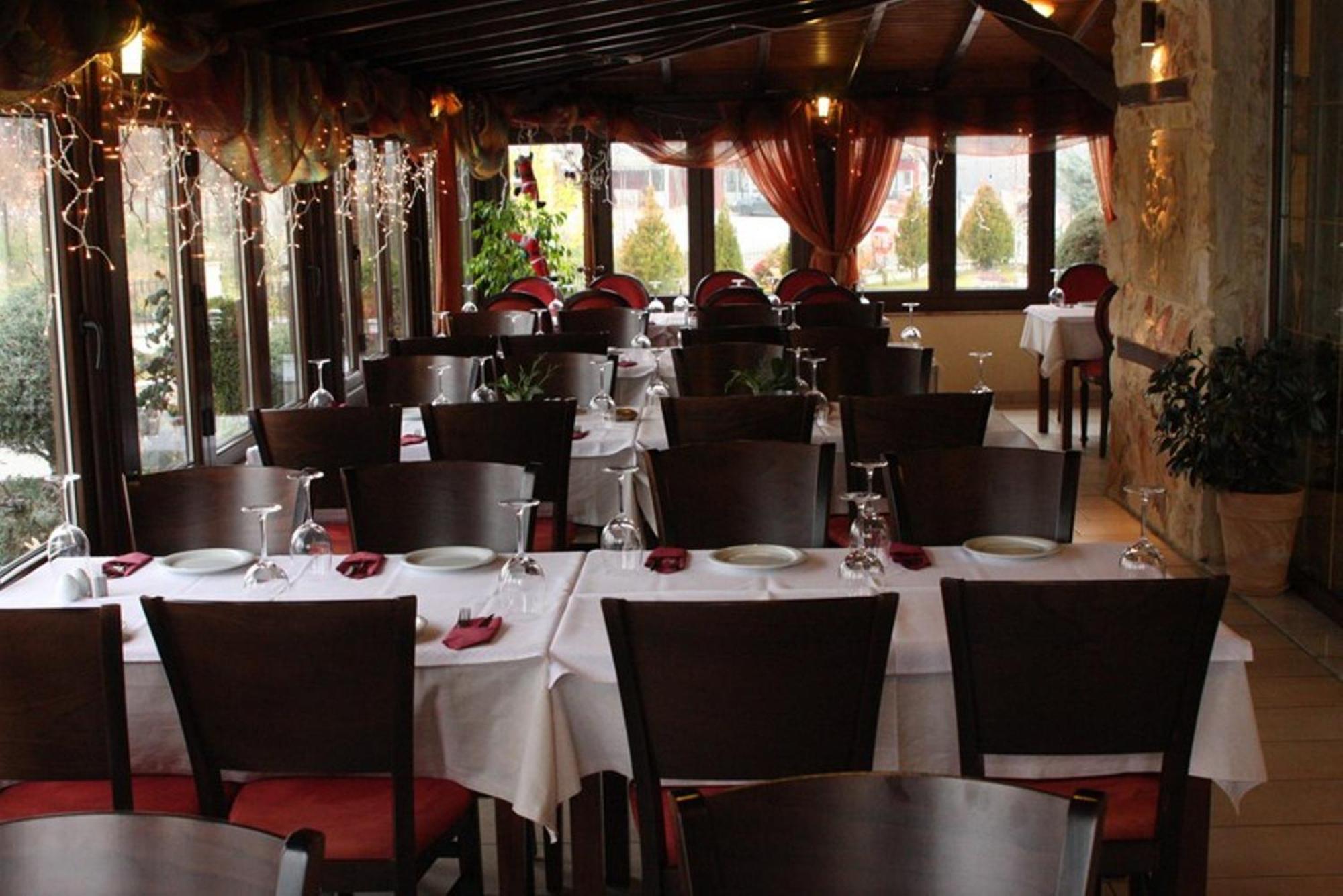 Lozitsi Hotel Бер Екстериор снимка