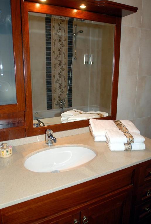 Lozitsi Hotel Бер Стая снимка
