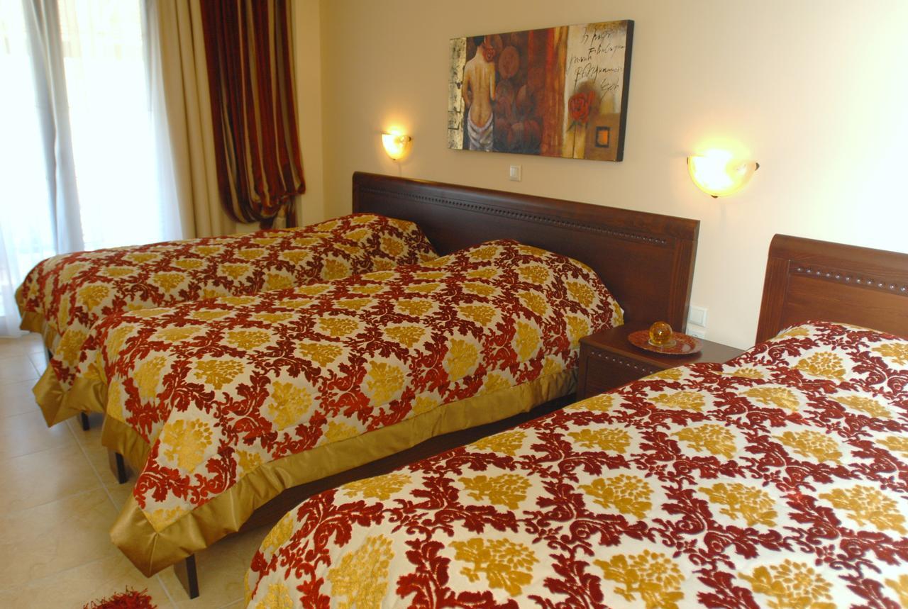Lozitsi Hotel Бер Стая снимка